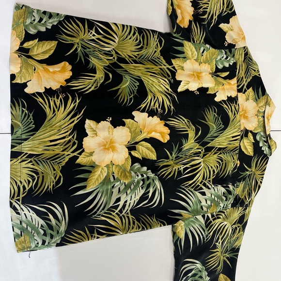 Tommy Bahama Hawaiian Floral Print 100% Silk Casual Camp Shirt Men’s M - Picture 10 of 15